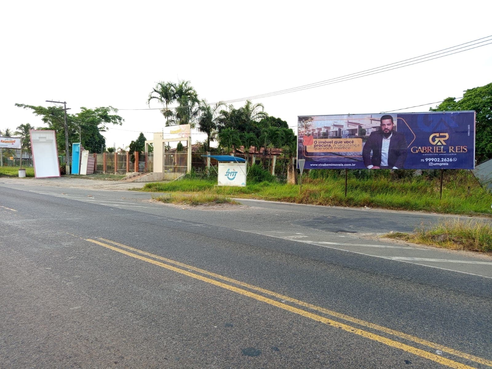 Ponto de mídia: BR-110 sentido Catu (em frente ao Atacadão)